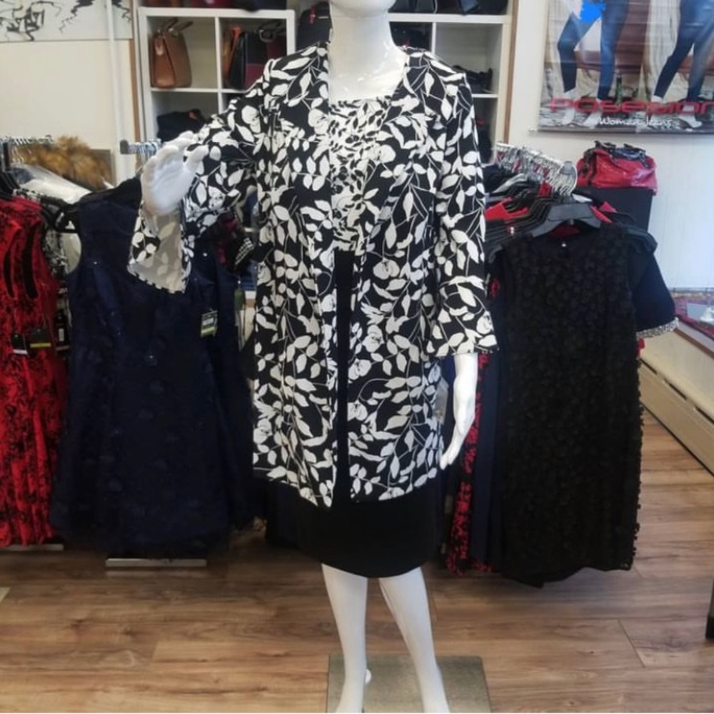 NEW DRESS, DANNY AND NICOLE, BLACK AND WHITE, SIZES 20W, 22W, 24W.